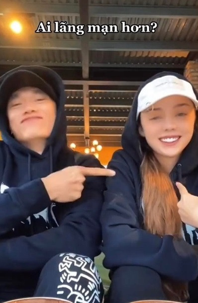 Dù chưa một lần chính thức thừa nhận chuyện sống chung, nhưng thông qua các chi tiết từ clip nói trên, người hâm mộ lại tiếp tục tin rằng Bùi Tiến Dũng và bạn gái sẽ sớm về chung một nhà.