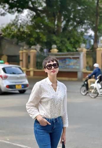 Nhiều lần dân mạng bắt gặp cả gia đình Hải My cùng đi ăn sáng, đi tham quan các điểm đẹp ở Hà Nội.