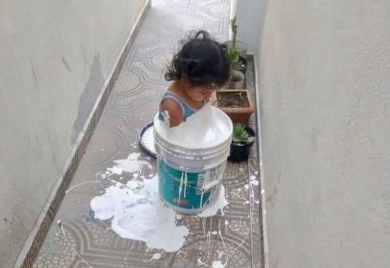 "Con đang nghỉ dưỡng, tắm trắng bố mẹ ạ, đừng ai làm phiền con!"