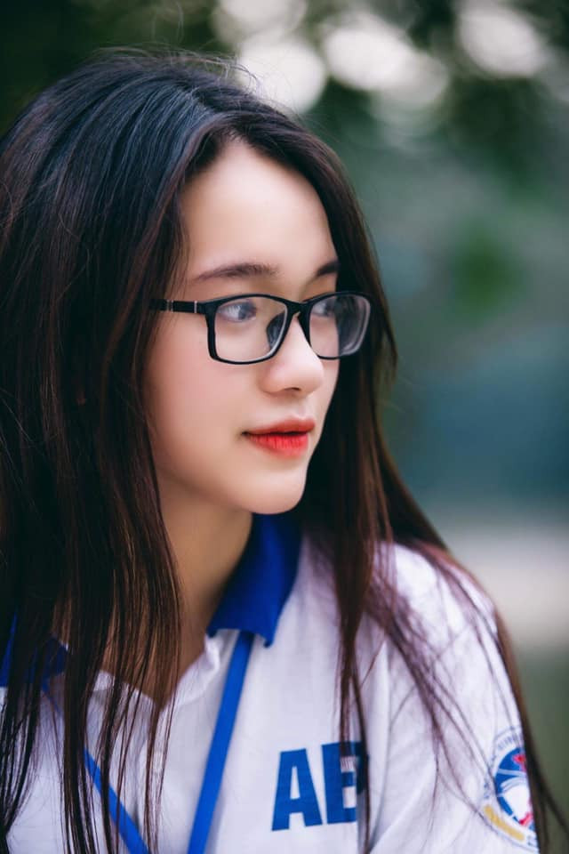 Nói về phương pháp học của mình để đạt được thành tích xuất sắc, Thu Trang cho biết cô nàng chủ yếu tập trung tối đa học bài trên lớp. Vậy nên về nhà chỉ cần ít thời gian ôn lại.