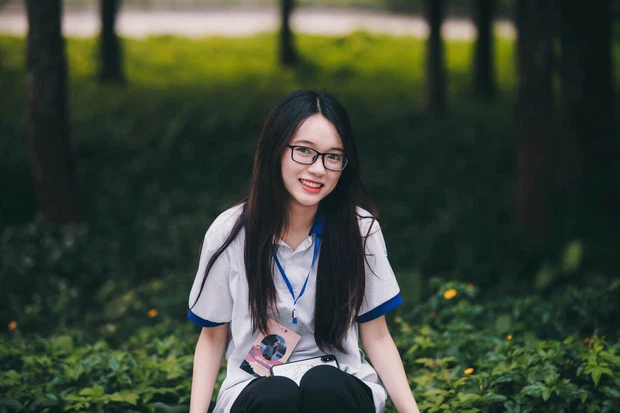 Vốn quan tâm lĩnh vực tài chính - kinh tế, "nàng thơ" trong bộ ảnh kỷ yếu Thu Trang quyết định theo sự định hướng của gia đình đăng ký học những thứ liên quan đến tính toán và kinh doanh.