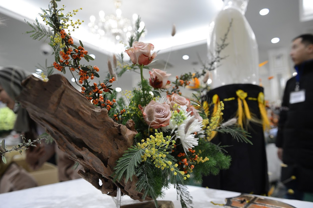 Được biết, đây là lần thứ tư chương trình “Hoa và những người bạn” với sự tham gia của tất cả những người hiện đang làm trong ngành hoa.