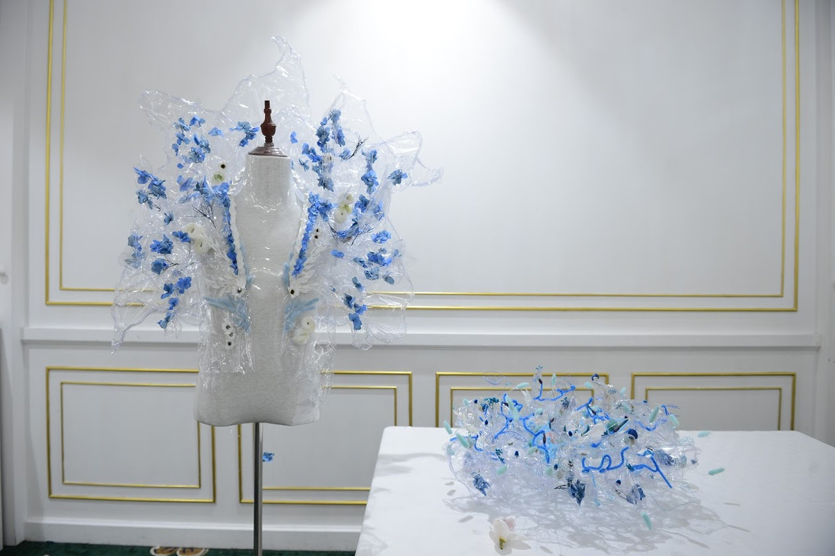 . Ở buổi giao lưu này, những người làm nghề cắm hoa có cơ hội gặp gỡ nhau, ngoài giao lưu học hỏi còn có thể trao đổi các mặt hàng kinh doanh trong ngành nghề, kết nối thương mại với nhau.