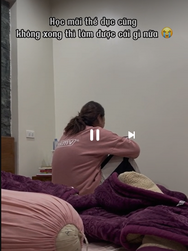 Tại các trường đại học, mỗi tín chỉ có chi phí không nhỏ. Chưa kể đến, khi đi học còn mất nhiều thời gian gây chậm trễ việc tốt nghiệp.