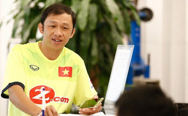 Từ mùa giải 2003, ông Dương Minh Ninh quyết định rút về làm công tác huấn luyện. Tới năm 2007, khi bầu Đức mở học viện HAGL - Arsenal JMG, ông Dương Minh Ninh trở thành trợ lý cho HLV Guilaumme Graechen.