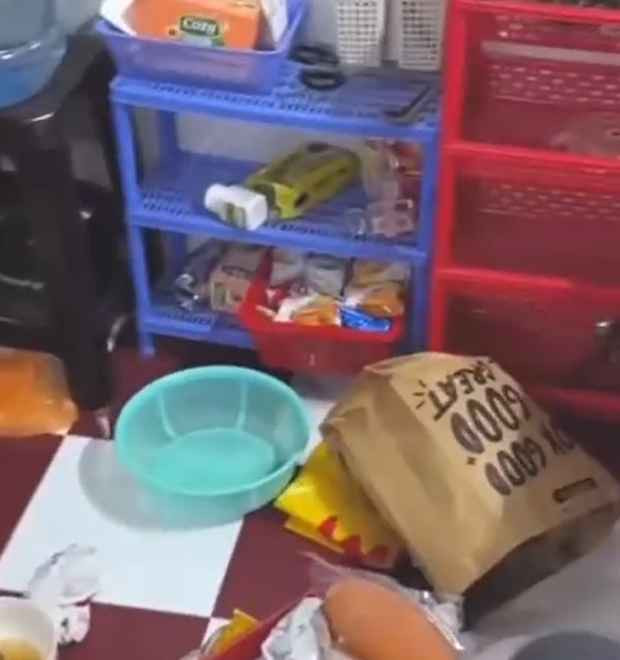 Hơn nữa, cô gái còn nói thêm việc chủ nhà bất ngờ đến nhà quay clip tận mặt, đòi đuổi ra khỏi nhà mà không trả lại tiền cọc là vô lý, bất lịch sự.