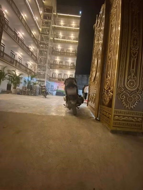 Ông Thiềng từng chia sẻ rằng: "Gia đình tôi từng đi làm xa quê tận Sài Gòn, cũng hiểu cảnh đi làm ở trọ thì vất vả tốn kém thế nào. Tôi muốn giúp mọi người, nhất là các bạn công nhân có chỗ thuê trọ khang trang mà giá vừa phải. Nếu chỉ tính lợi cho mình thì khách thuê có khi không ở lại lâu với mình, tôi chỉ muốn đây là khu trọ thân thiện, người ta thành bạn bè lâu dài với gia đình