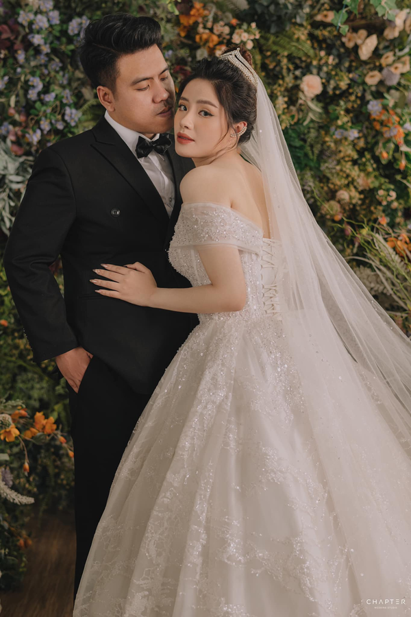 Mimosa (tên thật Chu Việt Dũng) là một trong những streamer nổi tiếng của cộng đồng game thủ. Không chỉ được yêu thích bởi sự chuyên nghiệp và hài hước khi livestream, anh chàng còn xứng danh “giáo chủ” khi là con trai của ông trùm Thế “chột” trong Người Phán Xử.