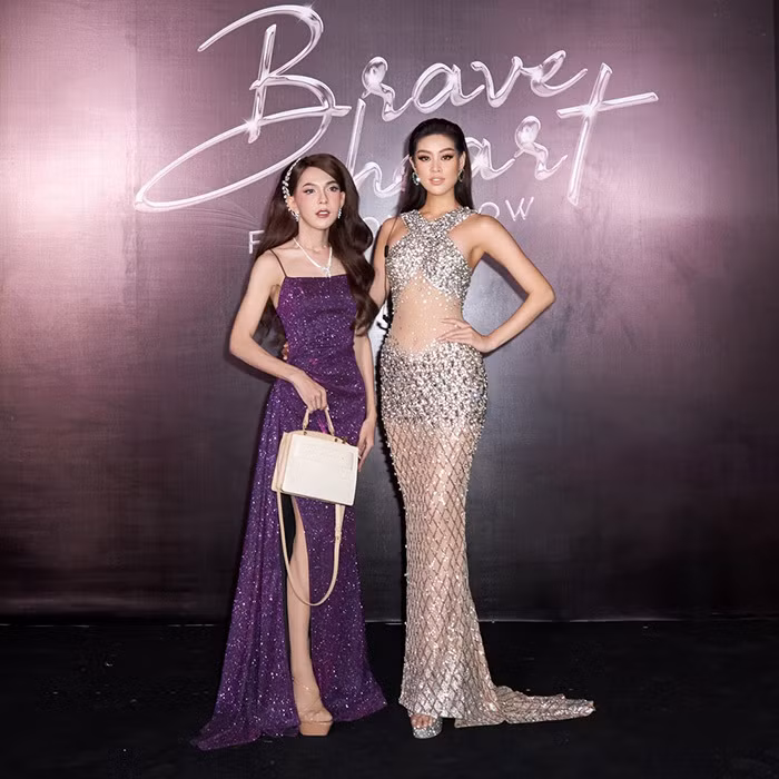 Góc nghiêng của má Cám từ khuôn mặt đến vóc dáng đều không thể chê vào đâu được. Sải bước trên thảm đỏ của TikTok Võ Thành Ý vô cùng tự tin, nở nụ cười tỏa sáng cả khung hình.