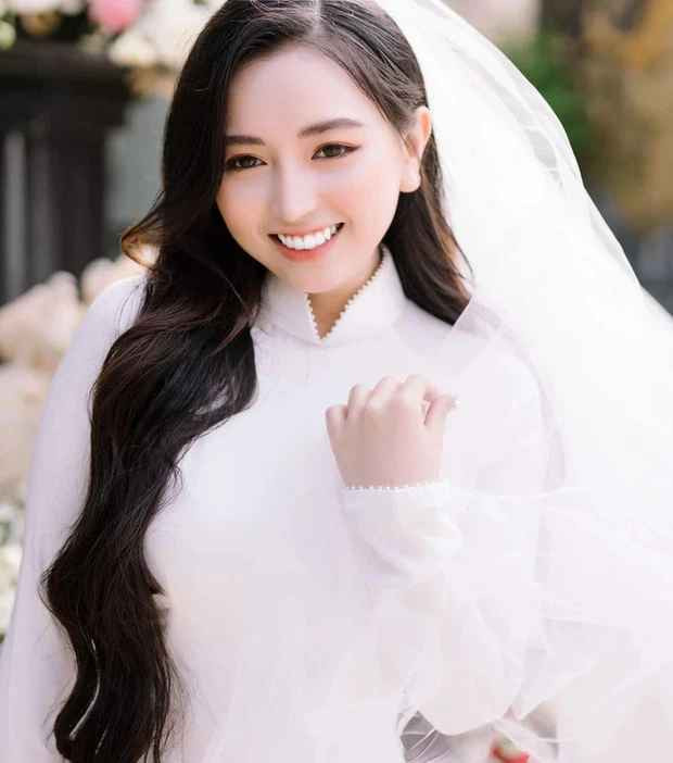 Cô dâu T.T là ái nữ của gia đình làm kinh doanh về thức ăn thủy hải sản.