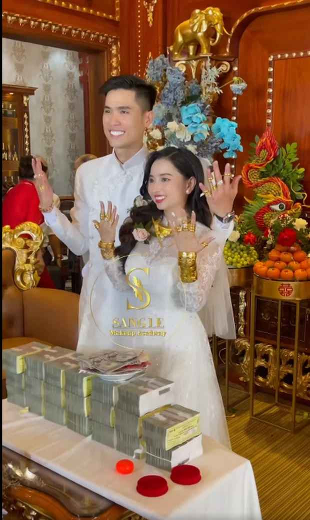 Mới đây, dân mạng được phen hoa mắt với của hồi môn khủng của một cặp uyên ương tại Sóc Trăng.