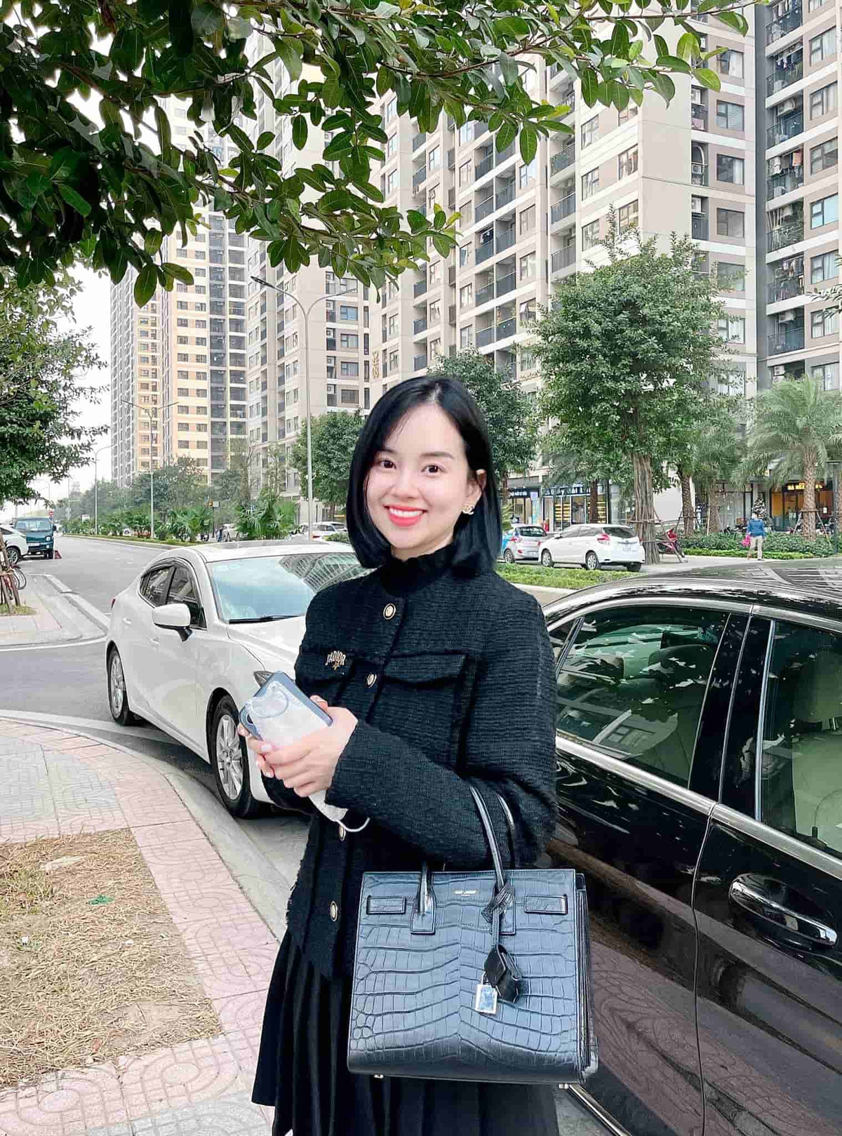 Nhưng khi không tìm được tiếng nói chung rồi đường ai nấy đi, Ly Kute đã một mình sinh con trong khi Mạc Hồng Quân nên duyên với Kỳ Hân và có tổ ấm riêng cho mình.