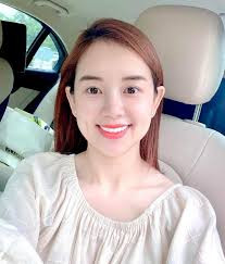 Trước đây, Ly Kute từng gây chú ý nhờ vào mối tình với chàng cầu thủ Việt kiều Mạc Hồng Quân.