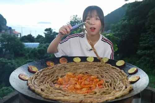 Khi được hỏi có phải gặp vấn đề sức khỏe nên mới quyết định tập thể dục không, Tzuyang phủ nhận. Người đẹp khẳng định sức khỏe hoàn toàn bình thường.