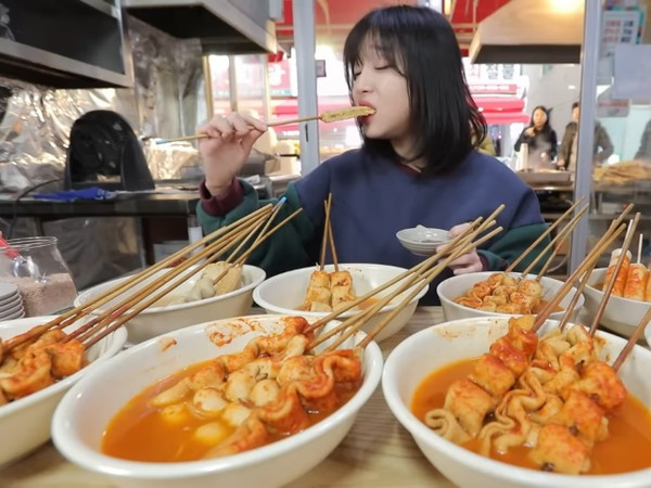 MC Park Myung Soo tỏ ra ngạc nhiên khi biết cô tăng 3 kg vì trông nữ YouTube mảnh khảnh. Điều đó có nghĩa Tzuyang nặng hơn nhờ tăng cơ bắp.