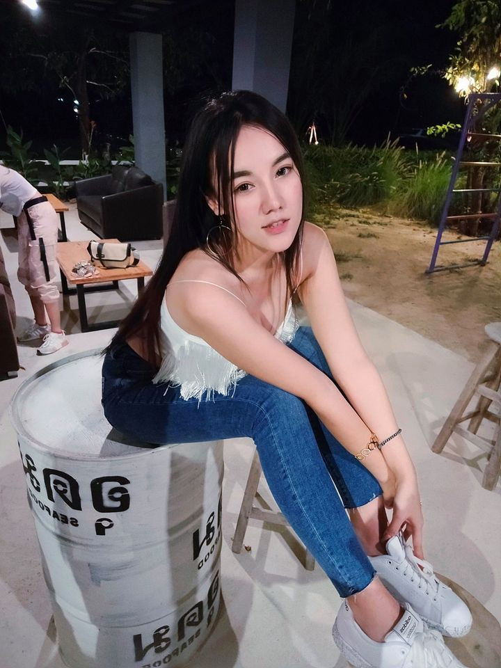 Đánh giá về kĩ năng chơi nữ streamer game Liên Quân June Ratchasin, nhiều dân mạng để lại nhận xét rằng cô nàng có thể chơi đa dạng rất nhiều tướng sát thủ, xạ thủ với thông số khá cao.