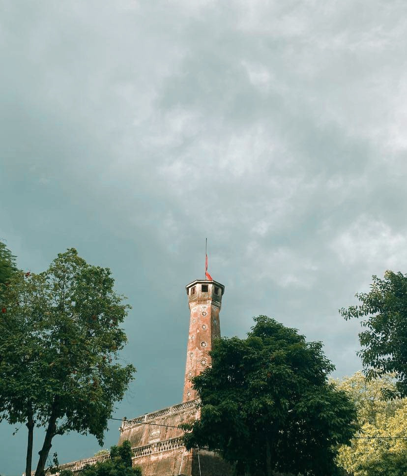 Lễ viếng, Lễ truy điệu Đồng chí Tổng Bí thư Nguyễn Phú Trọng được tổ chức cùng thời gian trên tại Hội trường Thống Nhất (Thành phố Hồ Chí Minh) và tại quê nhà xã Đông Hội, huyện Đông Anh (thành phố Hà Nội).