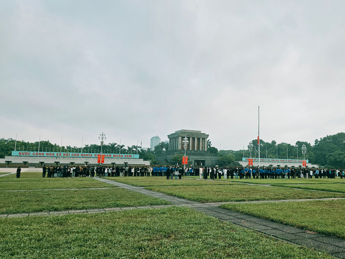 Lễ truy điệu Đồng chí Tổng Bí thư Nguyễn Phú Trọng được tổ chức lúc 13h ngày 26/7 tại Nhà tang lễ Quốc gia số 5 Trần Thánh Tông. Lễ an táng lúc 15h cùng ngày tại Nghĩa trang Mai Dịch, thành phố Hà Nội.