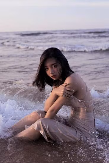 Tuy vậy, Phan Hằng không hề tỏ ra khó gần như nhiều hot girl khác. Cô cho rằng mình chỉ là một sinh viên bình thường.