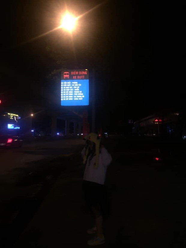 Người ta hay nói mua hàng online rồi cắt tóc ngoài tiệm là một công cuộc mang tính rủi ro cực cao. Thế nhưng mới đây, có một trải nghiệm khác khiến hội chị em không ít lần đau tim, đó chính là nhờ người yêu chụp ảnh.