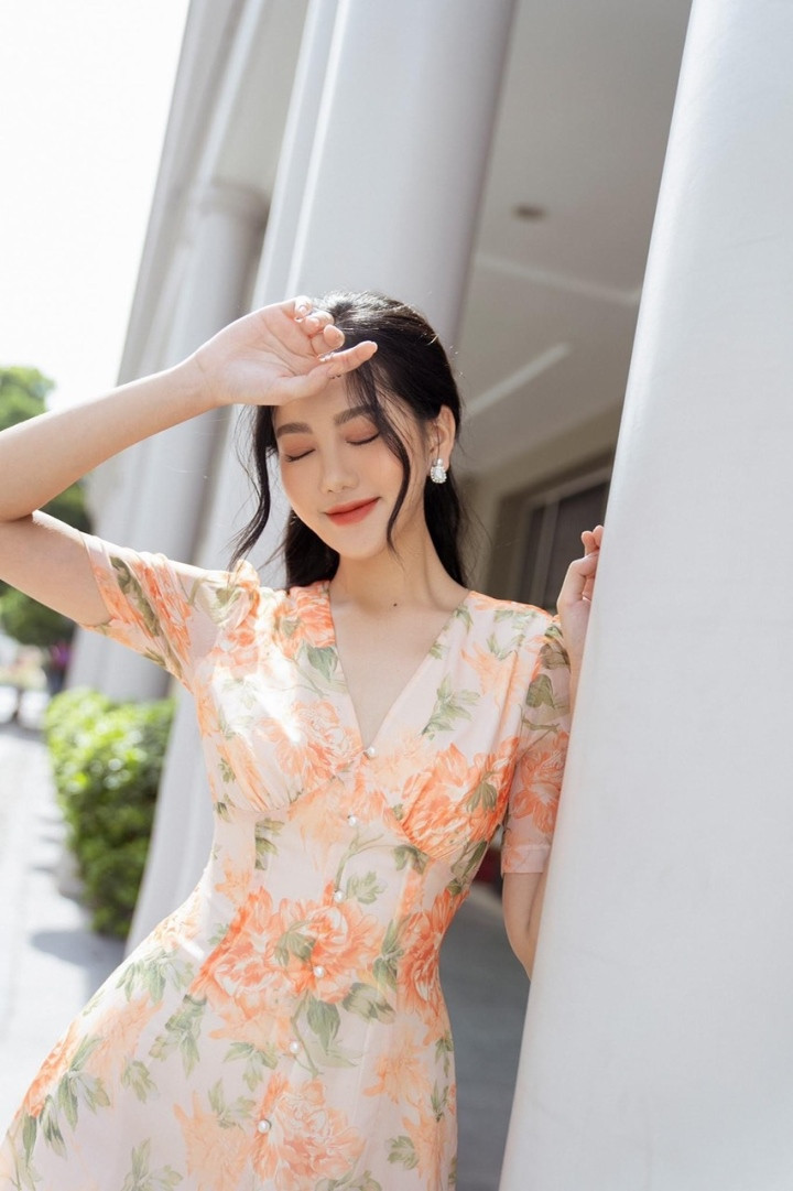 Phùng Thị Diệu Thuý từng khá nổi tiếng trên mạng xã hội khi tham gia một nhóm nhảy và trình diễn trong nhiều chương trình lớn.