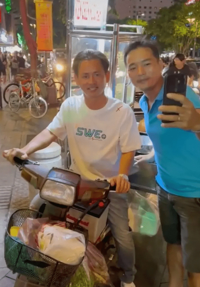 Sau hàng loạt lùm xùm liên quan đến mâu thuẫn giữa "hot YouTuber giàu nhất Việt Nam" Khoa Pug và "ông vua kim hoàn" Johnny Đặng thì màn đấu tố đã tạm khép lại sau lời tuyên bố sẽ không đề cập thêm về vấn đề này của 2 nhân vật chính.