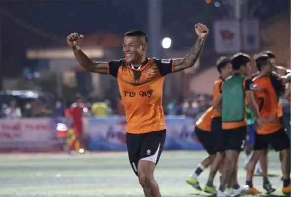 Cát-xê từ phim không được tiết lộ con số cụ thể nhưng trong mắt Sáng “béo” khi đó là khá nhiều vì "mua được đủ thứ".