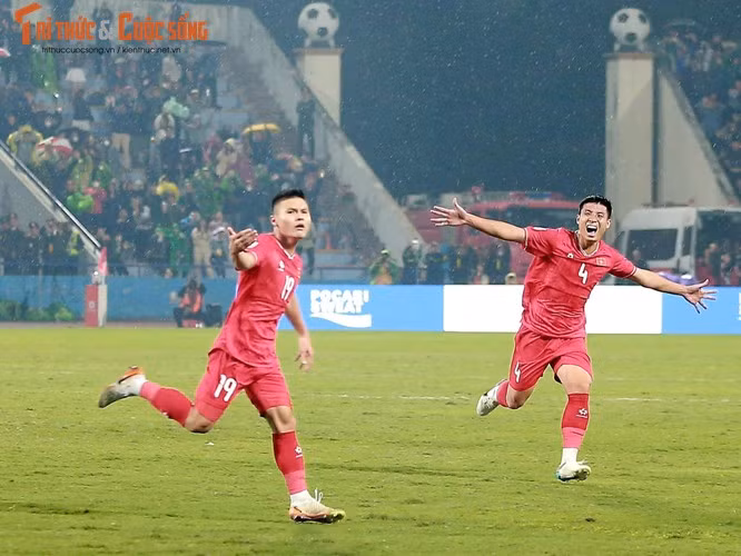 Chỉ cần 1 chiến thắng trước Philippines ở trận đấu tới, thầy trò HLV Kim Sang-sik sẽ có 9 điểm qua đó chính thức có vị trí đấu bảng mà không cần chờ lượt trận cuối trên sân nhà tiếp đón Myanmar.