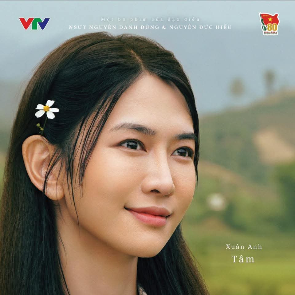 Bên cạnh những góp ý về ngoại hình, Lê Bống nhận được lời khen về phong cách diễn chân thực, nhập vai sống động, hòa làm một với nhân vật phim. Chính bởi vậy, người xem thêm phần hào hứng chờ đón những tập tiếp theo của Không thời gian.