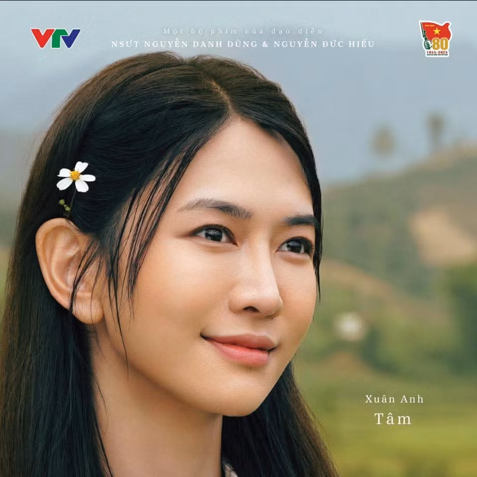 Bên cạnh những góp ý về ngoại hình, Lê Bống nhận được lời khen về phong cách diễn chân thực, nhập vai sống động, hòa làm một với nhân vật phim. Chính bởi vậy, người xem thêm phần hào hứng chờ đón những tập tiếp theo của Không thời gian.