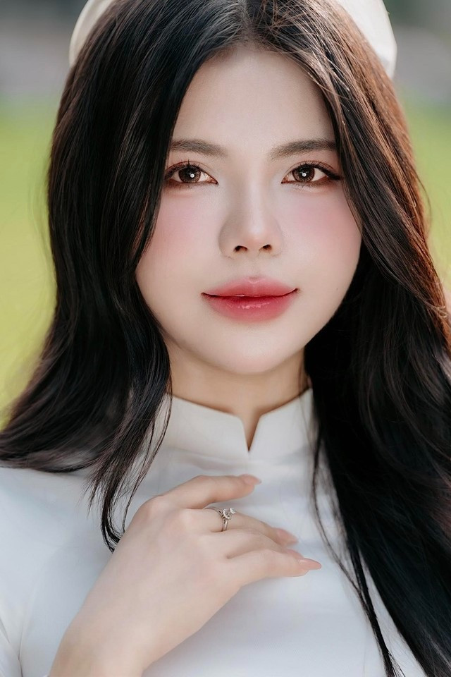 Ngay sau khi bộ ảnh được đăng tải, cộng đồng mạng đã bày tỏ sự bất ngờ và thích thú với hình ảnh mới lạ của Mai Dora.