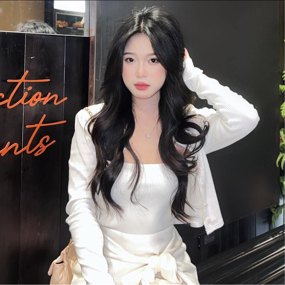 Xinh đẹp, ngọt ngào nhưng Wyn Anh không bó buộc bản thân trong một phong cách cụ thể.