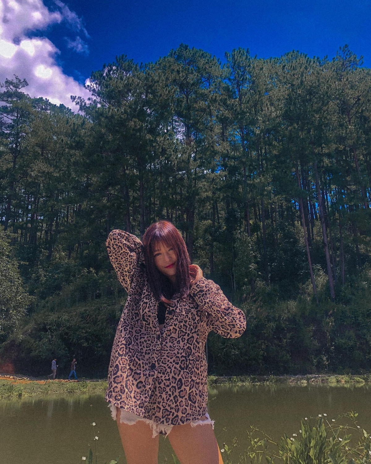 Biến chứng của Zoie chính là chứng tăng sinh võng mạc, hiểu nôm na là mạch máu tự phát sinh làm giảm khả năng nhìn, co kéo võng mạc khiến hạn chế tầm nhìn.