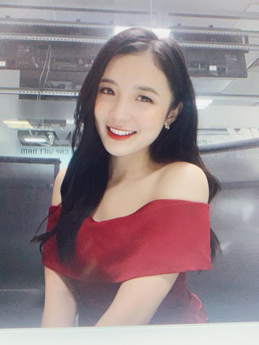 Khi được hỏi bao giờ tổ chức đám cưới, hôn phu của Phương Thảo trả lời: "Chuẩn bị dần đi là vừa", "Đặt vé ra Hà Nội ăn cưới nào", "Bạn ăn đám ở Sơn Tây hay Hà Nội?", "Đợi tiệc báo hỷ linh đình nhé"...