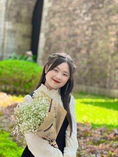 Nhiều người cho rằng tin đồn này nên khả năng cao được cho chỉ là "người giống người" và không có chuyện Mua Thị Dua đã lên xe hoa theo chồng về dinh.