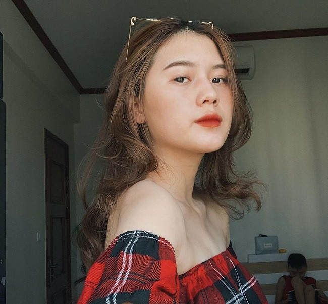 Những hình ảnh "nhắng nhít" được đôi trẻ chia sẻ trên mạng xã hội. Yêu nhau thầm lặng, lâu bền, Thành Chung - Tố Uyên là cặp cầu thủ - WAGs nhận được nhiều sự ngưỡng mộ của dân mạng.