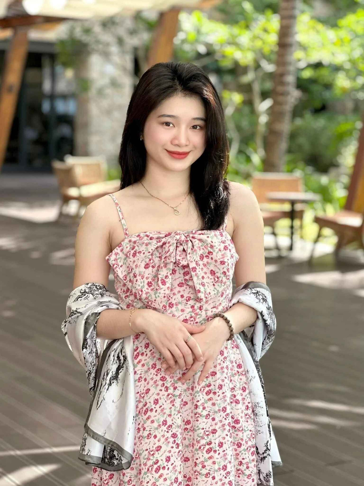 Ngoài đảm nhận công tác giảng dạy, cô giáo 9X còn là Bí thư Đoàn khoa Khoa học cơ bản.