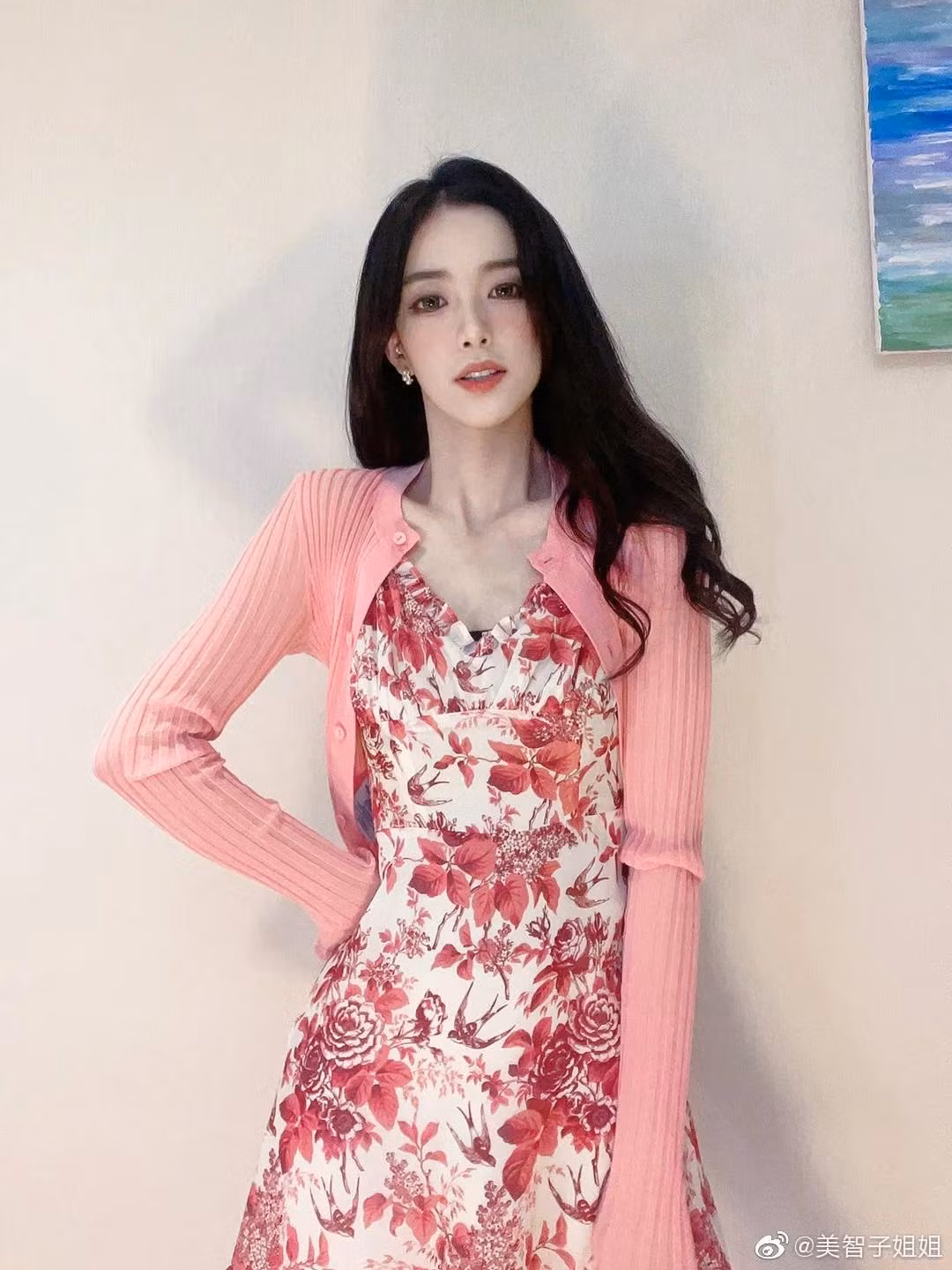 Nhiều cư dân mạng xem xong video đó cũng đã nhận xét hot girl này trông rất bình thường, không xứng với danh xưng "Đệ nhất mỹ nữ Douyin" mà mọi người tung hô.