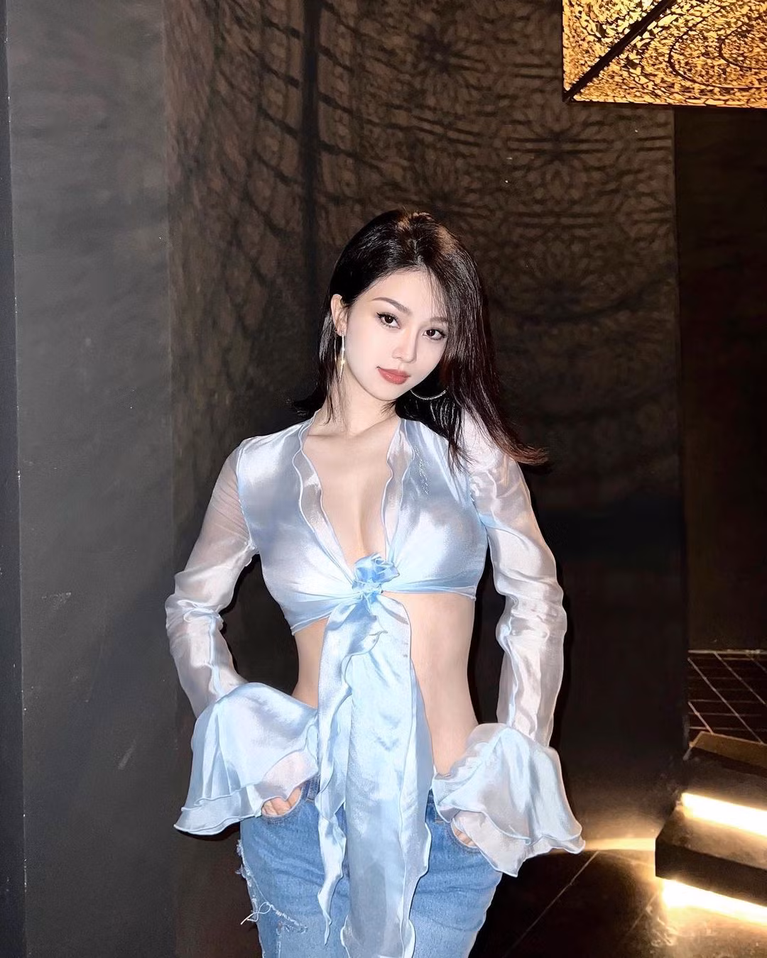 Crissie Lee cũng cho thấy niềm đam mê với thời trang khi thường xuyên đăng tải bài viết về các xu hướng và những người mẫu xinh đẹp. Trong đó có Bella Hadid, Kendall Jenner,...