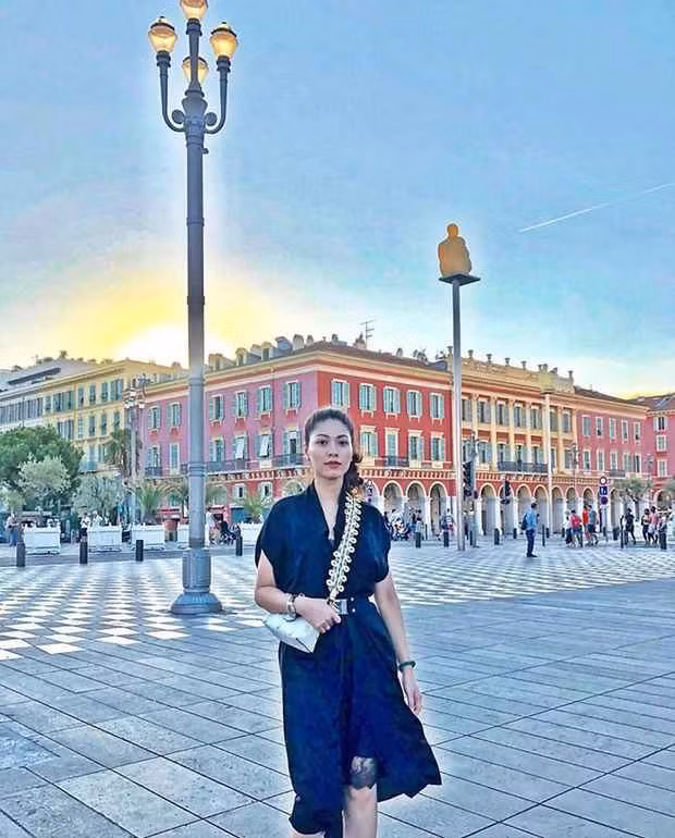 Không chỉ về sự sắc sảo trong chuyên môn, kiến thức, từ lâu BTV Ngọc Trinh đã có tiếng là tay chơi đồng hồ tiền tỷ.