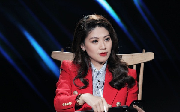 Được biết, Ngọc Trinh vào nghề từ khác sớm, cô cộng tác với VTV khi cô đang là sinh viên. Khi đó, cô sinh viên năng động đó đã mạnh dạn tham gia ứng tuyển vị trí MC của chương trình.