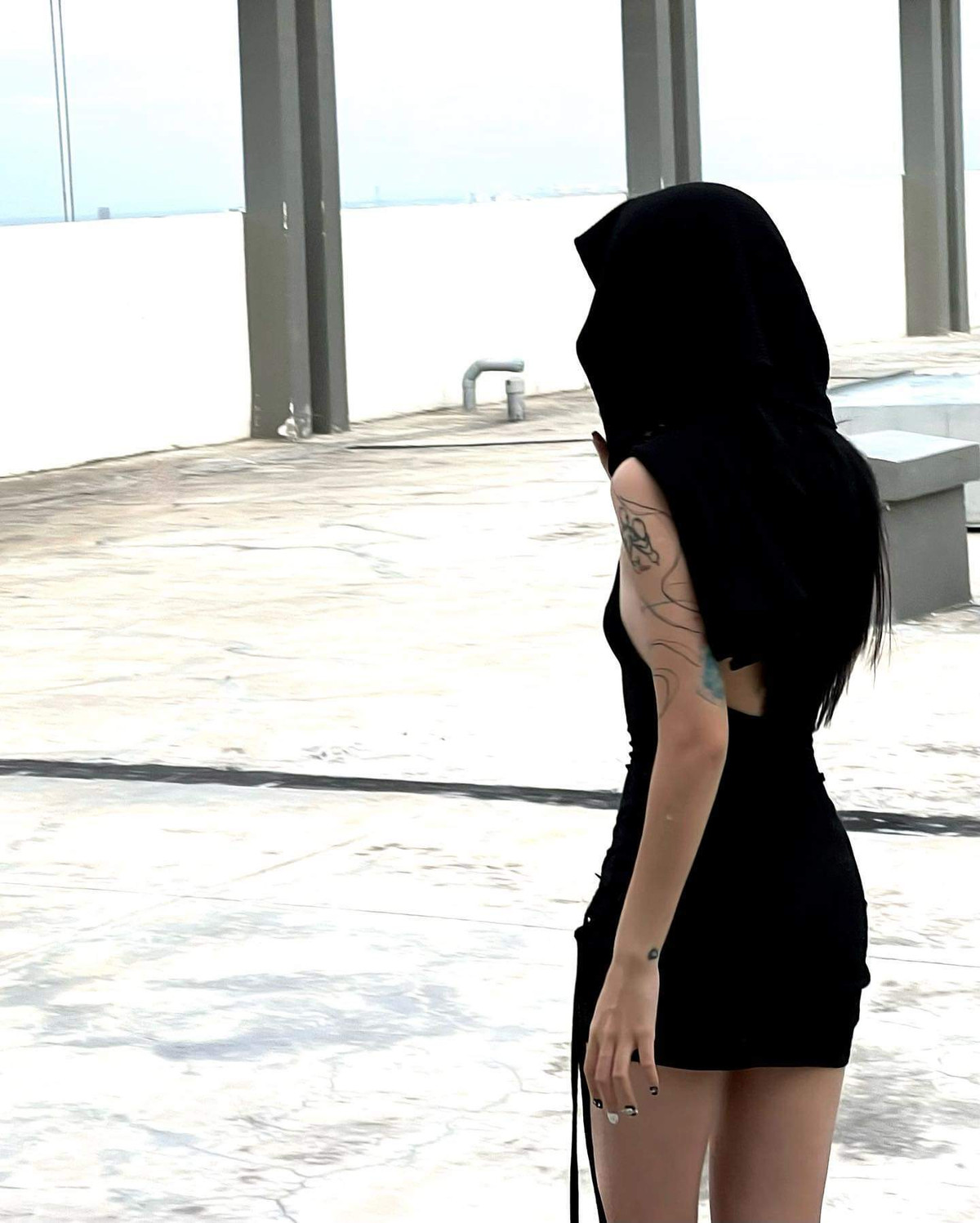 Đây không phải là lần đầu tiên Linh Ngọc Đàm gây ấn tượng với những bộ ảnh thời trang.