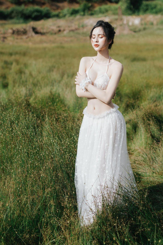 Nguyễn Phạm Tường Vi sinh năm 1997, quê Đắk Nia, từng đoạt danh hiệu Á hậu của cuộc thi "Đại sứ hoàn mỹ 2020" (cuộc thi nhan sắc dành cho những cô gái chuyển giới).