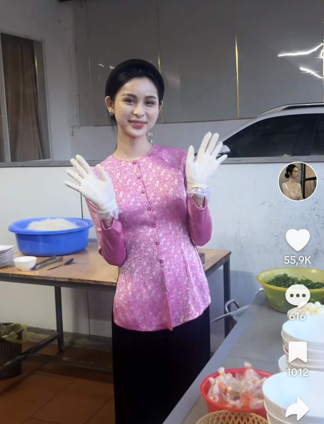 Chia sẻ về quá trình tìm lại bản thân, Tường Vi từng không nhận được sự ủng hộ từ phía gia đình. Vì không đủ chi phi để thực hiện phẫu thuật một lần, cô phải đi làm, gom góp, phẫu thuật từng bộ phận.