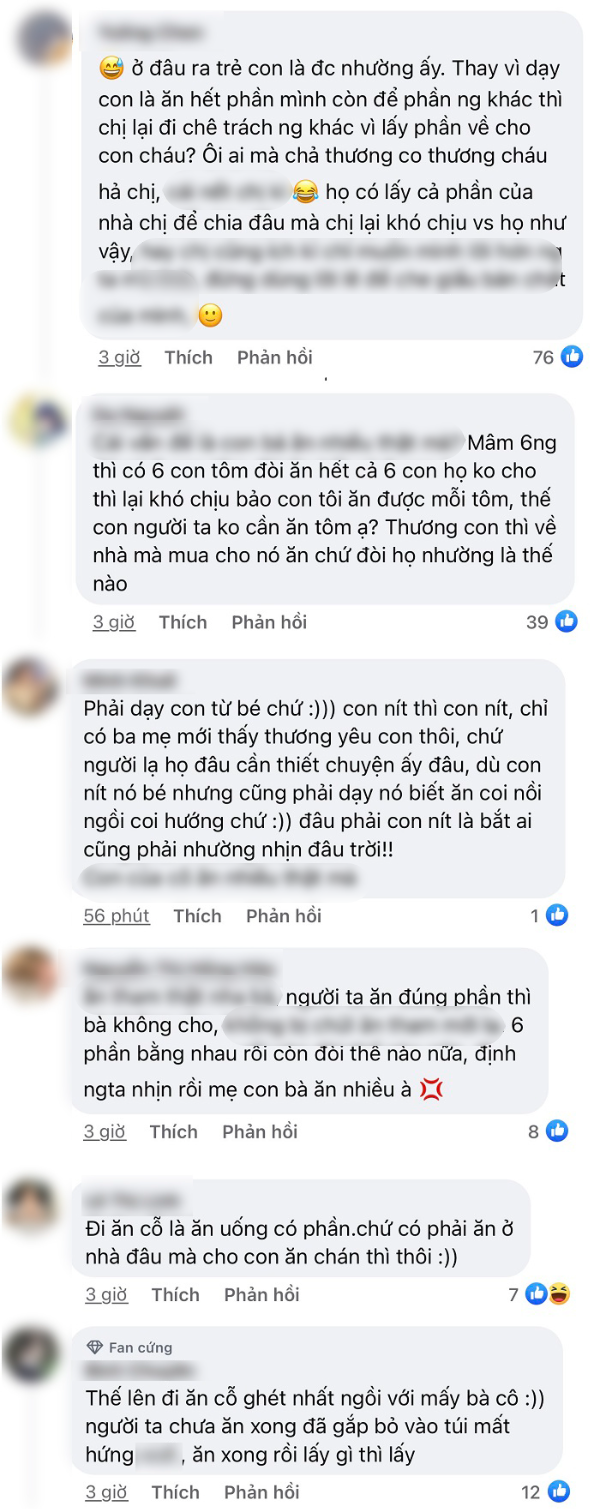 Tôi phải mở lời xin mọi người nhường cho cháu vài con. Các chị trong mâm nhìn nhau, vài người cất lời đồng ý. Nhưng ngay khi tôi vừa gắp cho con, một chị liền bê đĩa tôm chia nốt cho những người ngồi cạnh. Tiếp đó, chị bê lần lượt các đĩa thức ăn khô như giò, thịt gà, thịt nướng… chia thành 6 phần.” Người phụ nữ chủ câu chuyện nói thêm.