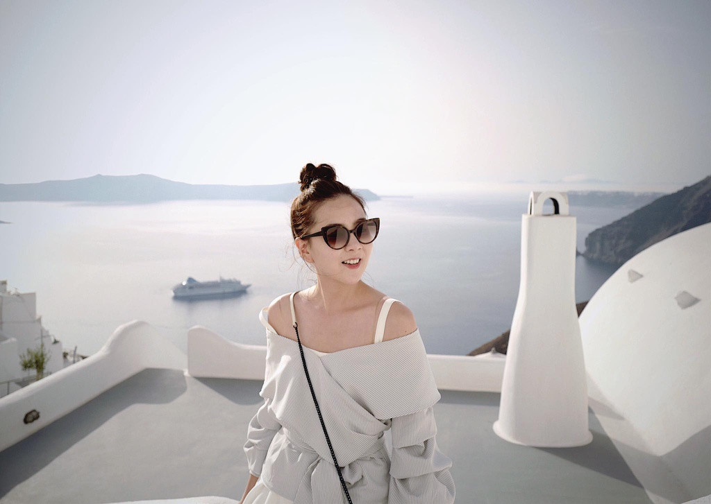 Mai Ngọc (Nguyễn Mai Ngọc – 28 tuổi) là một trong những MC thời tiết nổi tiếng của Đài truyền hình với ngoại hình xinh đẹp.