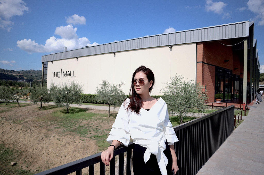 Mai Ngọc từng là hot girl Hà thành đời đầu, tuy nhiên cô nàng dừng hoạt động nghệ thuật để tập trung cho công việc ở đài và kinh doanh thời trang.