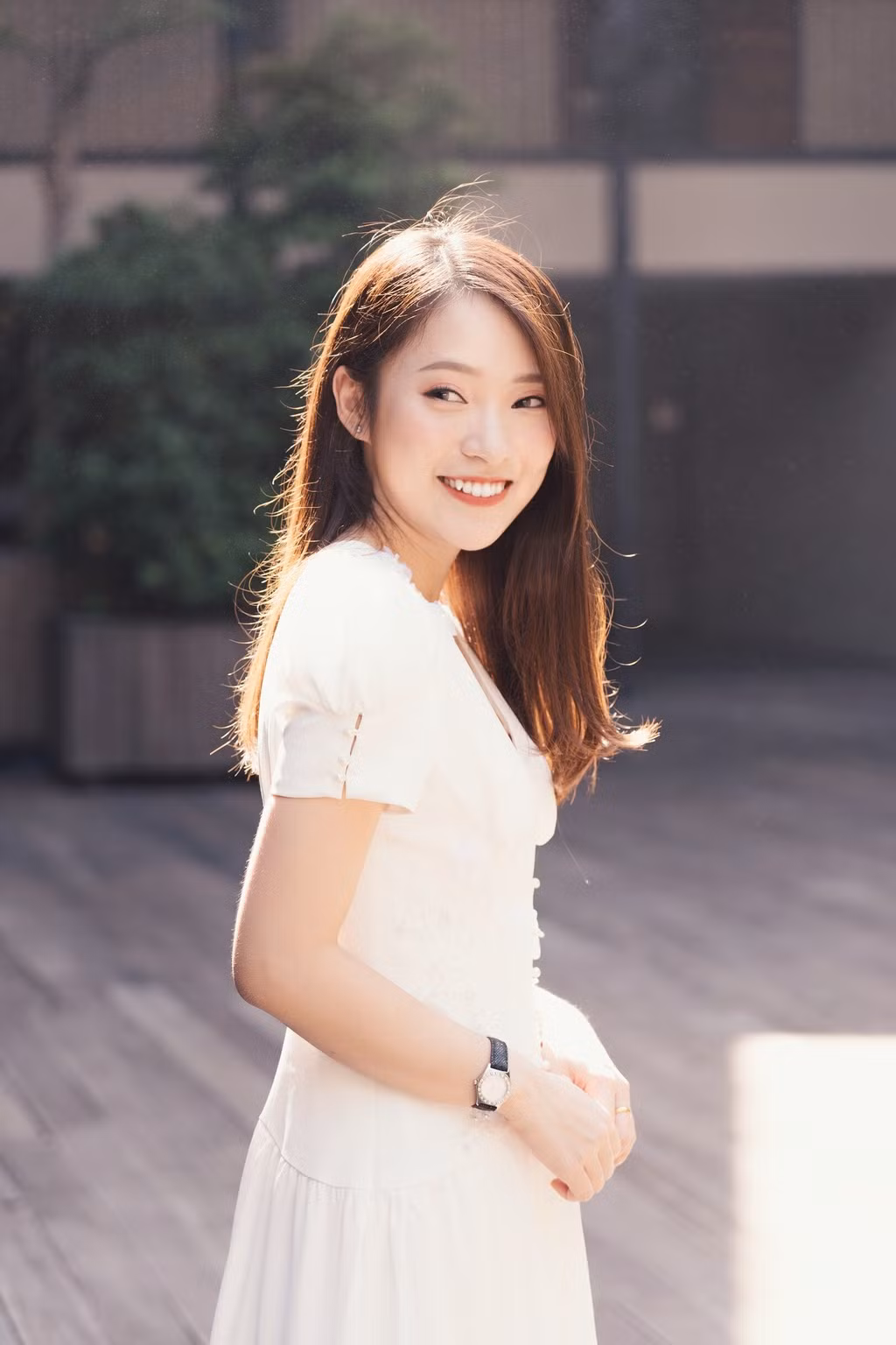 Nổi lên với clip nói 7 thứ tiếng, nhưng đó chỉ là bàn đạp để Khánh Vy đến với công việc của một nữ MC VTV với các chương trình Follow us, 8 IELTS… Bên cạnh đó, 9X thường xuất hiện với vai trò MC song ngữ cho các sự kiện, là gương mặt đại diện cho nhiều nhãn hàng, thỉnh thoảng là mẫu ảnh thời trang.