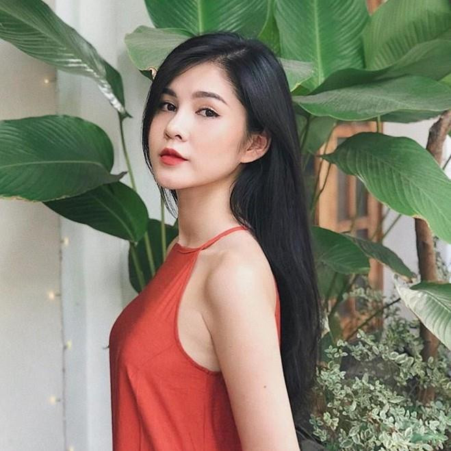 MC Vũ Thu Hoài (sinh năm 1990, quê Tuyên Quang) nhận được sự chú ý lớn khi có gương mặt xinh đẹp và thân hình quyến rũ.