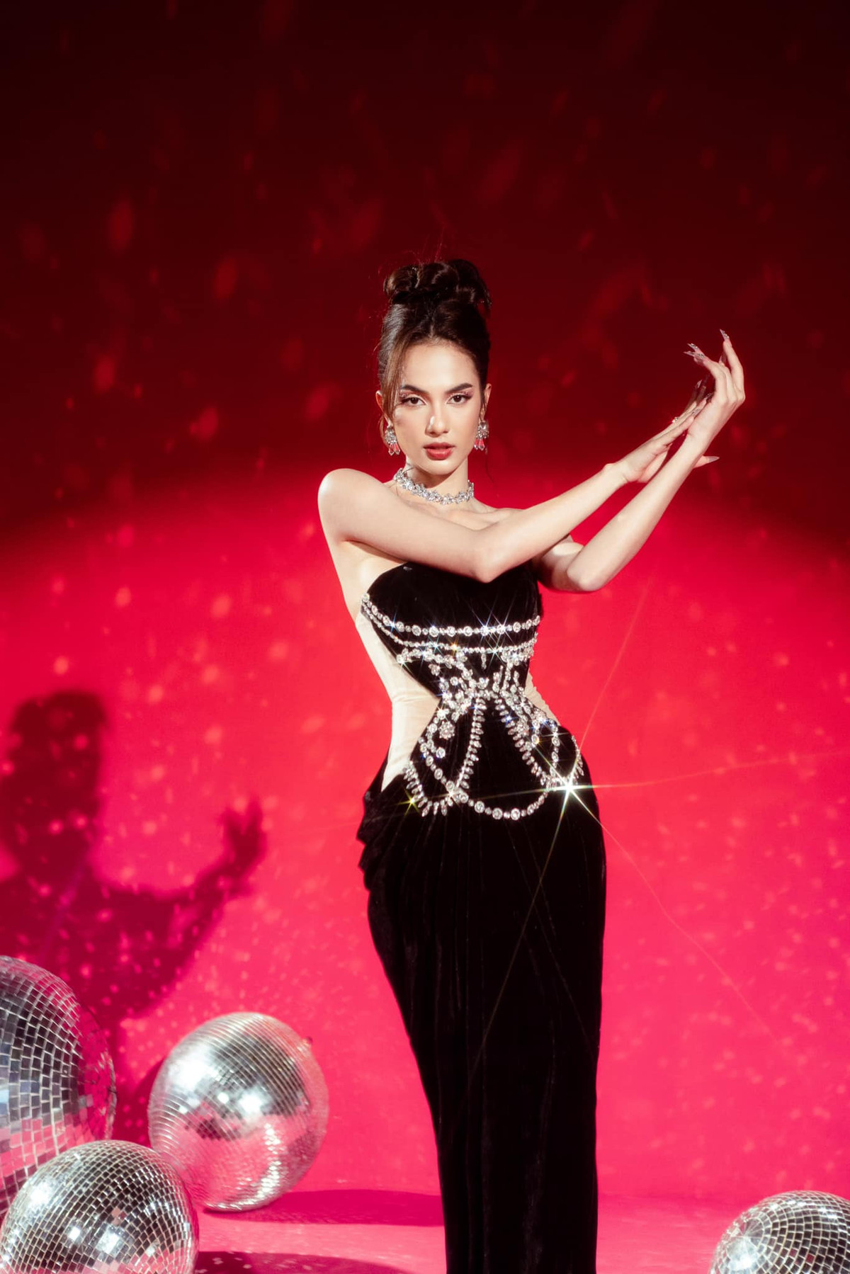 Thậm chí không ít người còn khuyên Emma Lê nên thi hoa hậu để không bỏ phí nhan sắc tuyệt đẹp này.